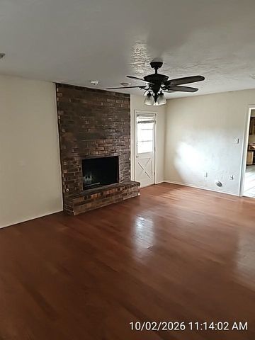 1118 NW 74th St, Lawton, OK 73505