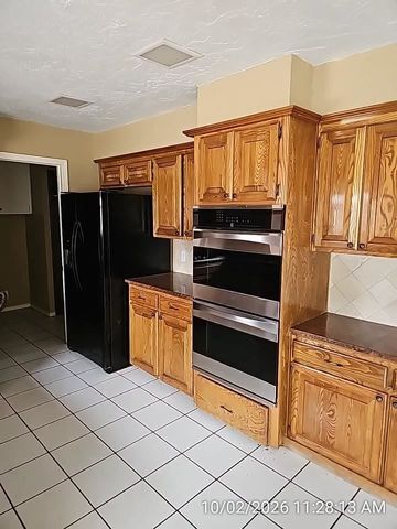 1118 NW 74th St, Lawton, OK 73505