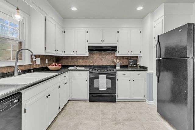 404 Forest Circle, Summerville, SC 29483