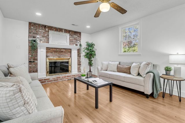 404 Forest Circle, Summerville, SC 29483