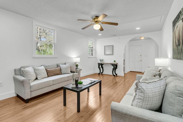 404 Forest Circle, Summerville, SC 29483