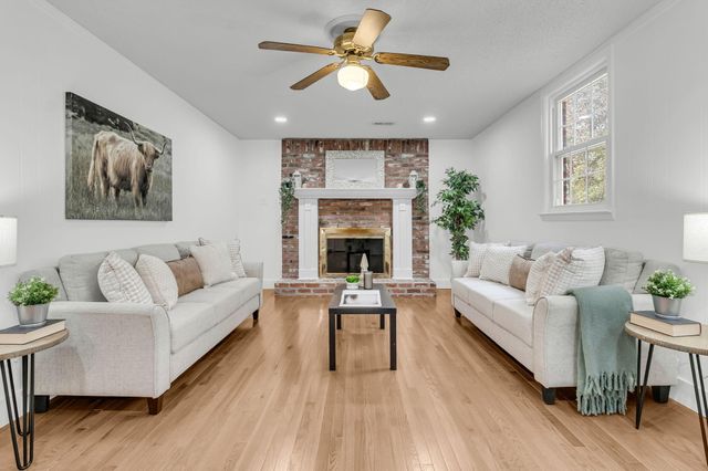 404 Forest Circle, Summerville, SC 29483