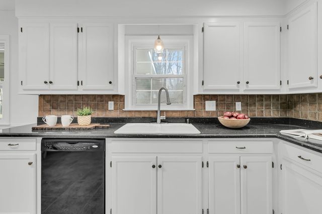 404 Forest Circle, Summerville, SC 29483