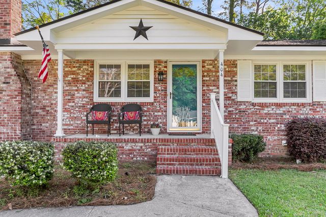404 Forest Circle, Summerville, SC 29483
