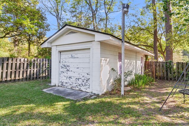 404 Forest Circle, Summerville, SC 29483