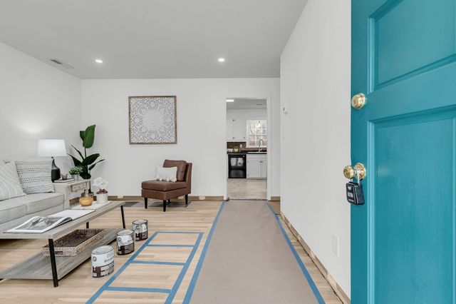 404 Forest Circle, Summerville, SC 29483