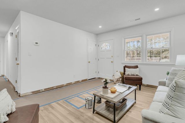 404 Forest Circle, Summerville, SC 29483