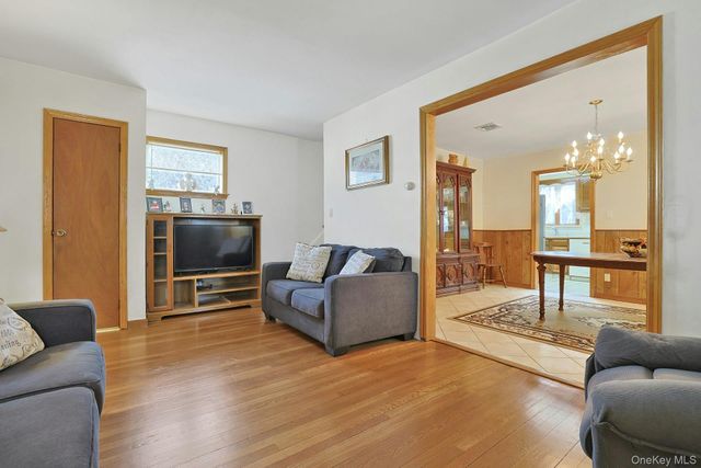 16 Richardson Place, Eastchester, NY 10709