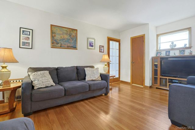 16 Richardson Place, Eastchester, NY 10709