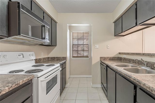 2401 Sycamore Ave E3, Huntsville, TX 77340