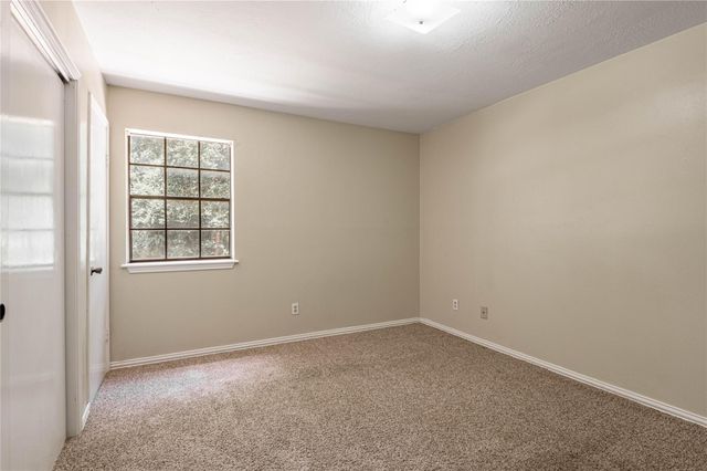 2401 Sycamore Ave E3, Huntsville, TX 77340