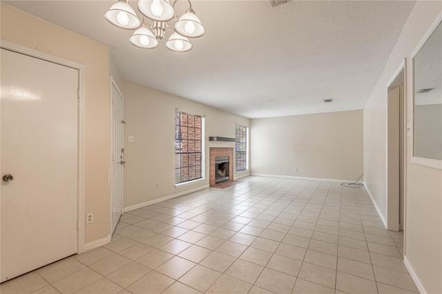 2401 Sycamore Ave E3, Huntsville, TX 77340