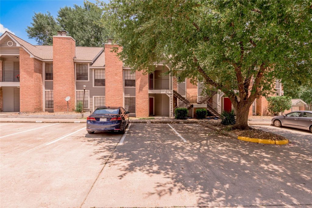 2401 Sycamore Ave E3, Huntsville, TX 77340