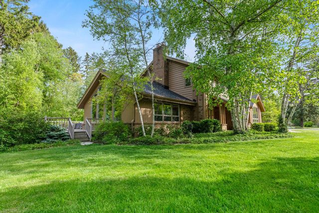 921 W Green Tree ROAD, River Hills, WI 53217
