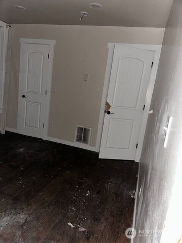 1220 Yakima Avenue, Tacoma, WA 98405