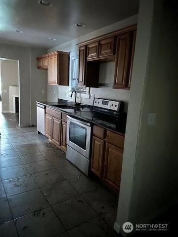 1220 Yakima Avenue, Tacoma, WA 98405