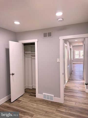 526 WARTMAN ST, Philadelphia, PA 19128