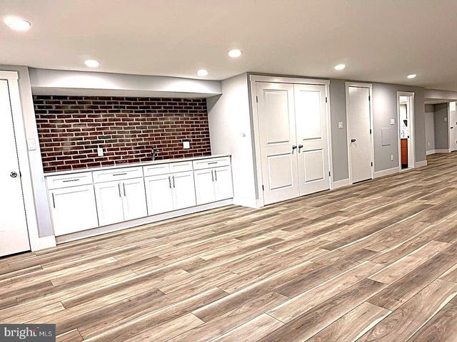 526 WARTMAN ST, Philadelphia, PA 19128