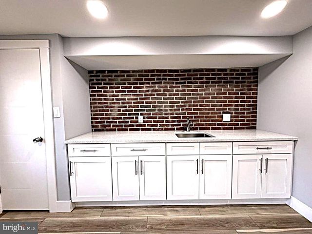 526 WARTMAN ST, Philadelphia, PA 19128