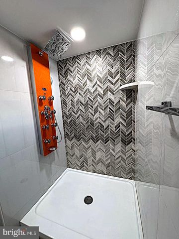 526 WARTMAN ST, Philadelphia, PA 19128