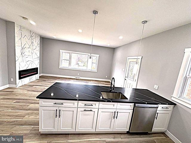 526 WARTMAN ST, Philadelphia, PA 19128