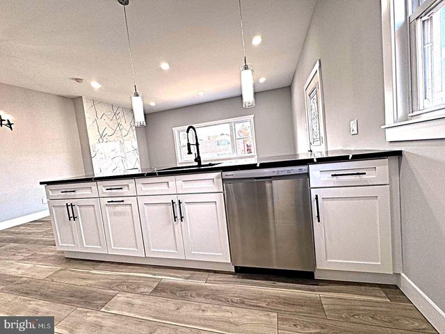 526 WARTMAN ST, Philadelphia, PA 19128