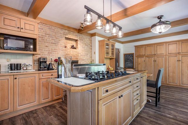 200 Windy Hill Road, Wisconsin Dells, WI 53965