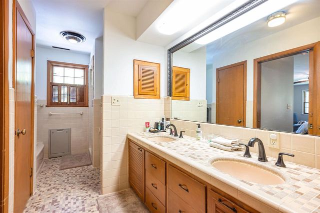 200 Windy Hill Road, Wisconsin Dells, WI 53965