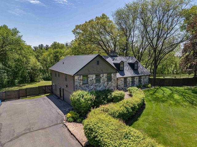 200 Windy Hill Road, Wisconsin Dells, WI 53965