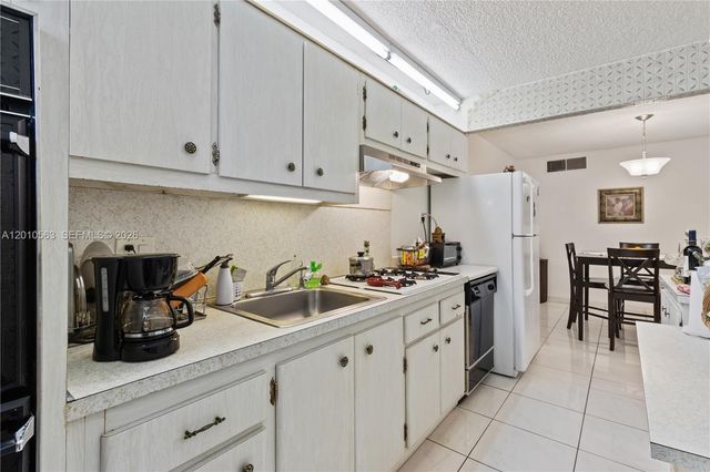 165 NE 203rd Terrace C20, Miami Gardens, FL 33179
