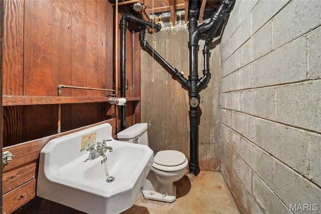 214 Topton Way, Clayton, MO 63105