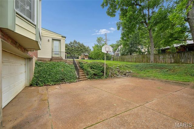 214 Topton Way, Clayton, MO 63105