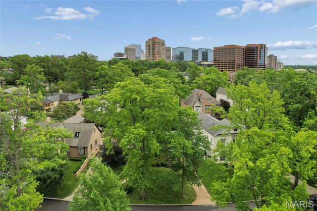 214 Topton Way, Clayton, MO 63105