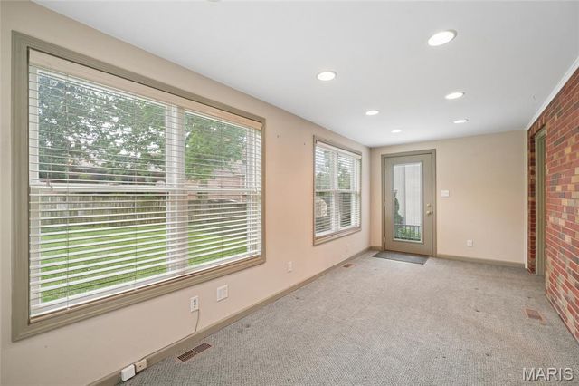 214 Topton Way, Clayton, MO 63105