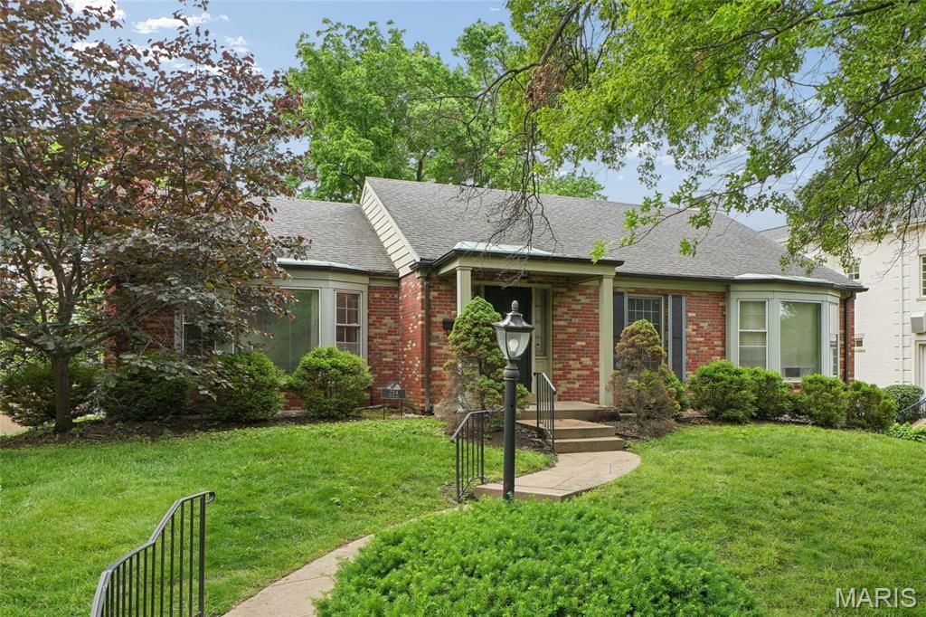 214 Topton Way, Clayton, MO 63105