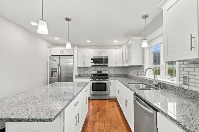 774 Hicks St, Fall River, MA 02724