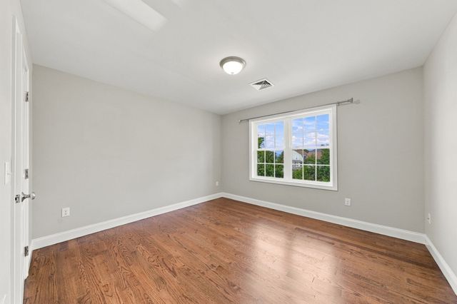 774 Hicks St, Fall River, MA 02724