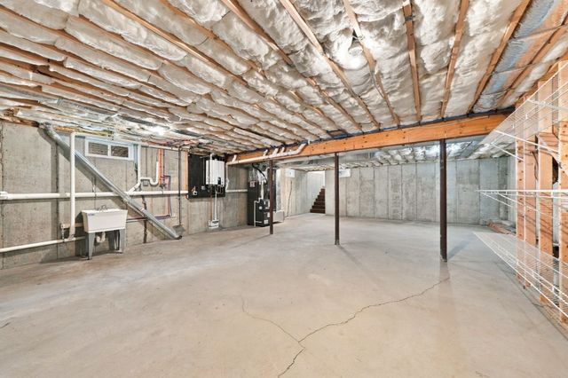 774 Hicks St, Fall River, MA 02724