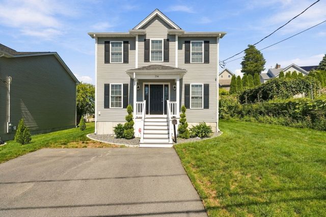 774 Hicks St, Fall River, MA 02724