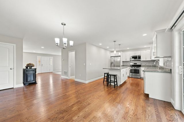 774 Hicks St, Fall River, MA 02724