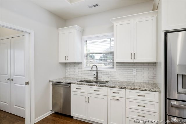 3219 Blackiston Boulevard, New Albany, IN 47150
