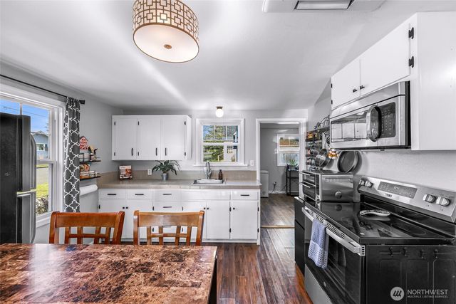 208 9th Street, Lynden, WA 98264