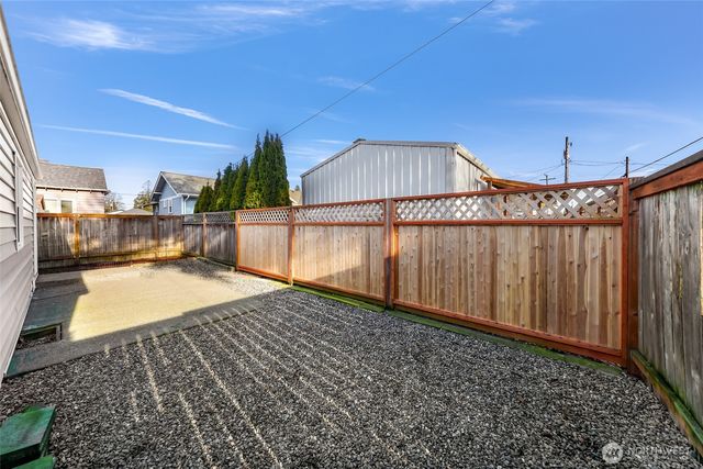 208 9th Street, Lynden, WA 98264