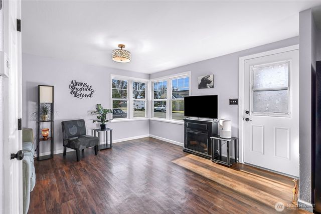 208 9th Street, Lynden, WA 98264