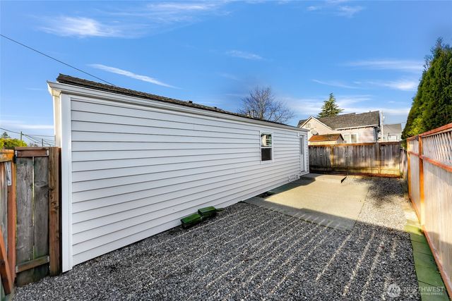 208 9th Street, Lynden, WA 98264