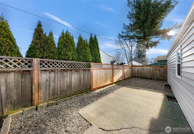 208 9th Street, Lynden, WA 98264