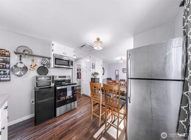 208 9th Street, Lynden, WA 98264