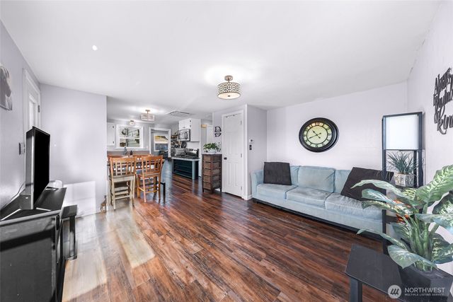 208 9th Street, Lynden, WA 98264