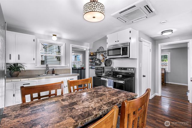 208 9th Street, Lynden, WA 98264