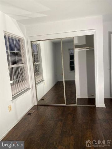 33 MARION DR, Plainsboro, NJ 08536